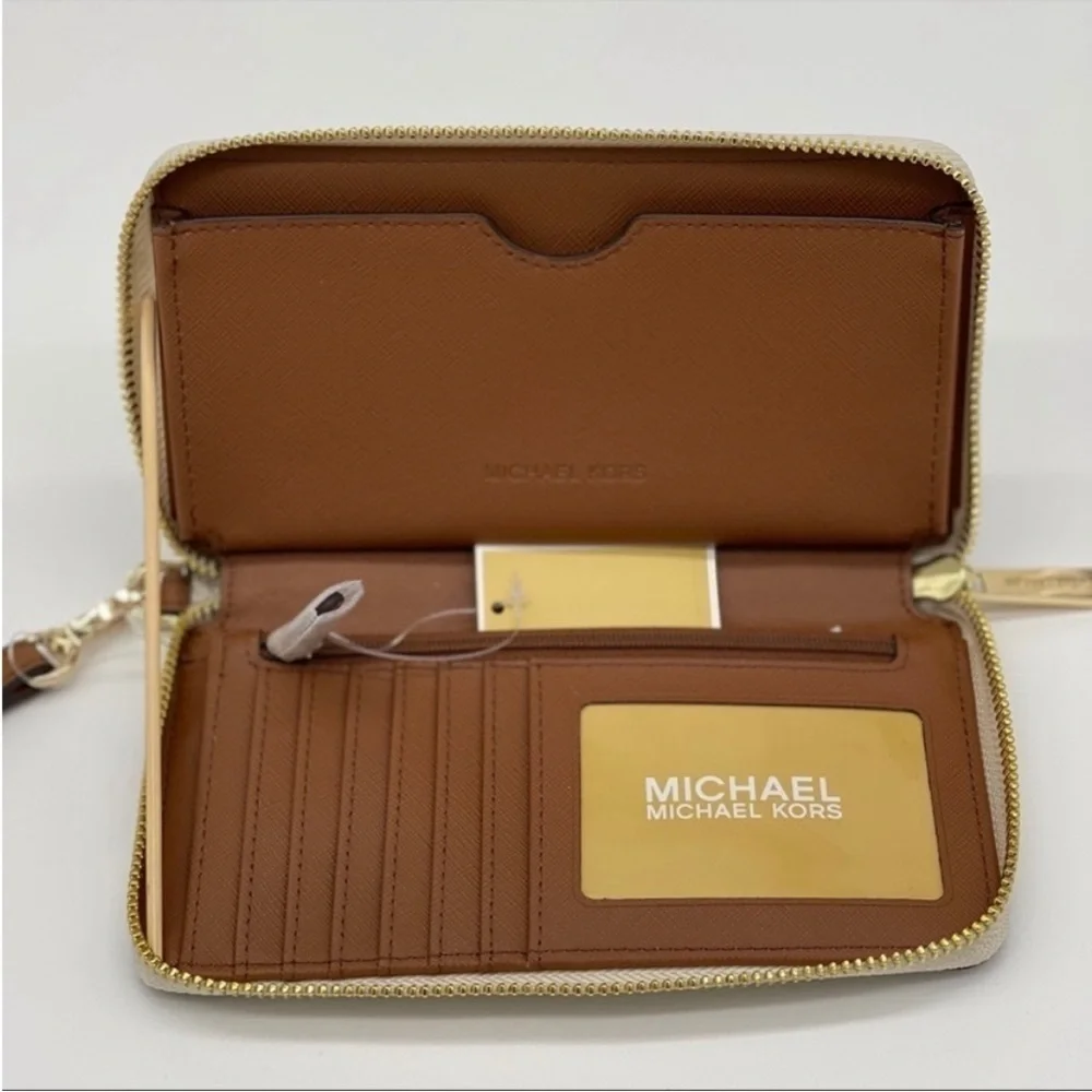 Michael Kors JST LG Flat MF Phone Case
Wallet Leather - Picture 5 of 6